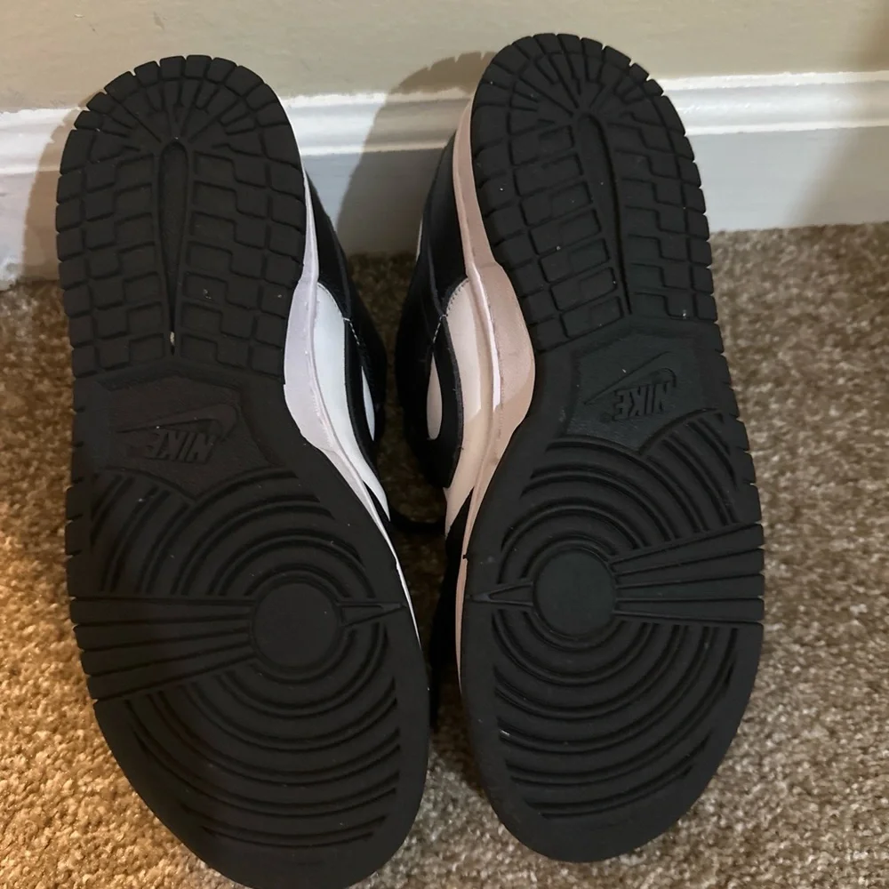 Nike Dunks Black and White Low-Top - Picture 3 of 4